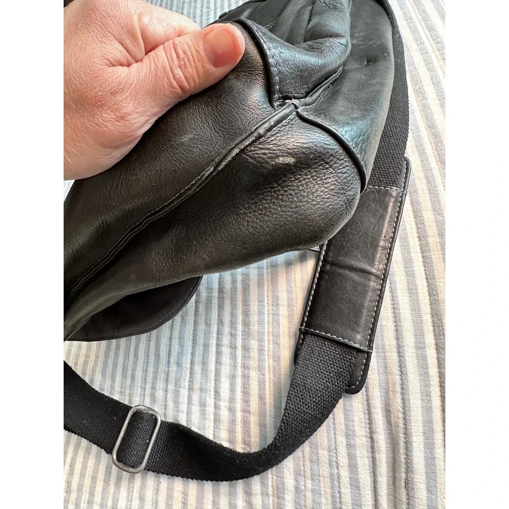 Samsonite‎ Black Leather Messenger Bag Laptop Briefcase Flap Over Crossbody